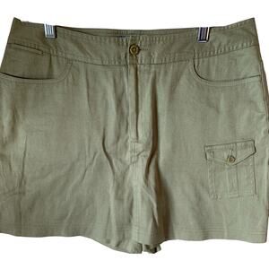 Dockers skort women's size 12 green euc "favorite fit"